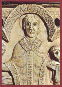 Detalle de marfil de la arqueta que contena los restos de San Milln, cuya imagen representa; S.XI